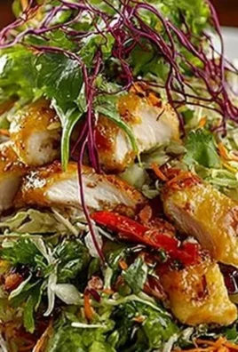 Fresh Chinese Chicken Salad with crispy vegetables and tender chicken