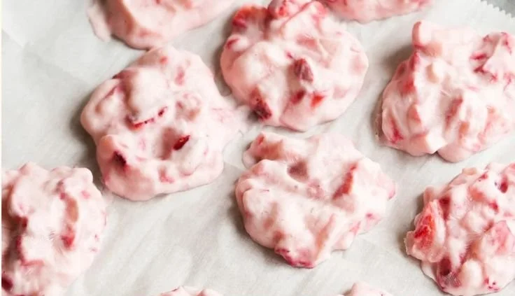Chocolate Strawberry Yogurt Clusters (Viral Recipe!)
