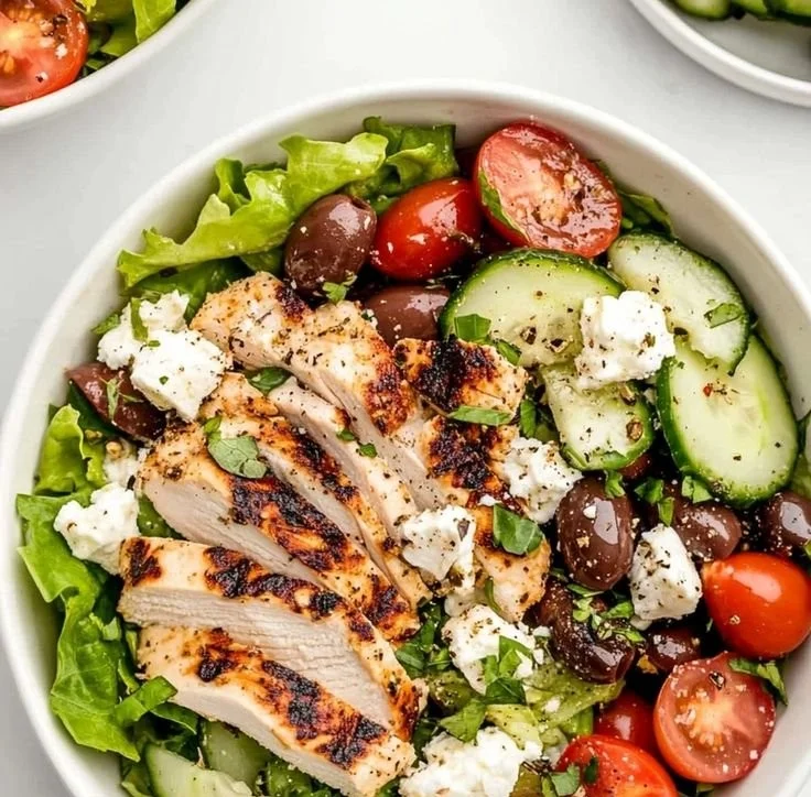 Fresh Greek Salad with Chicken