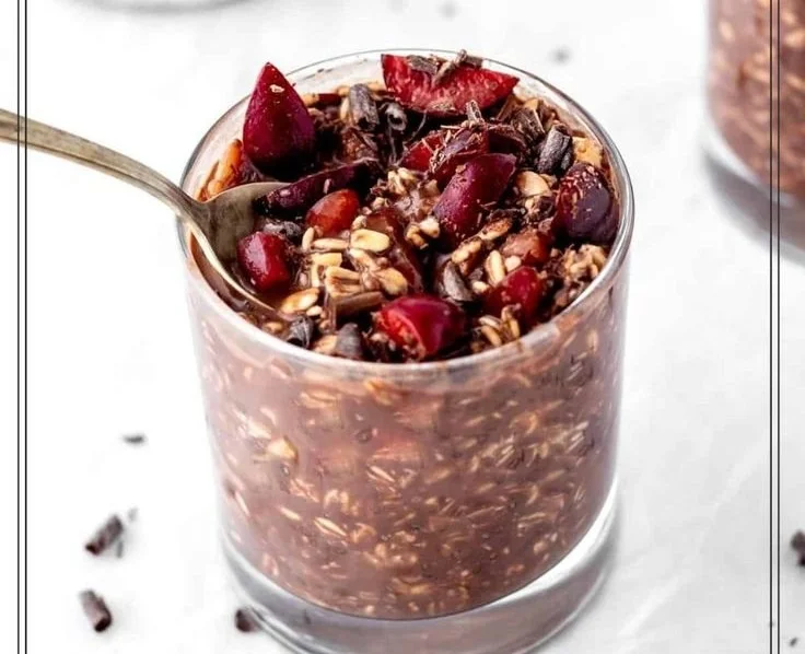 Chocolate Cherry Overnight Oats